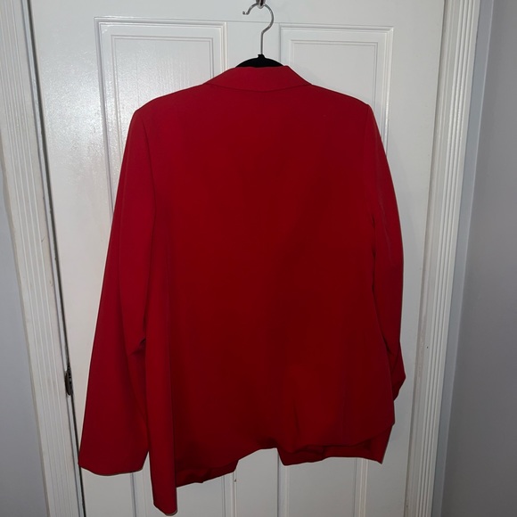 RED BLAZER 🔥 - Picture 3 of 3
